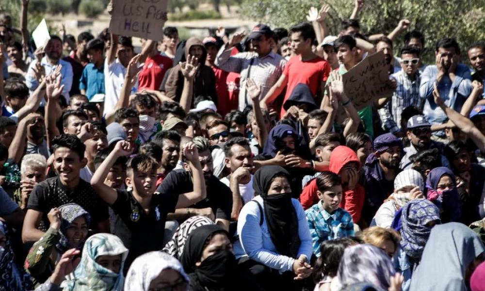 Ένταση στο λιμάνι της Μυτιλήνης: Αψιμαχίες μεταναστών με λιμενικούς